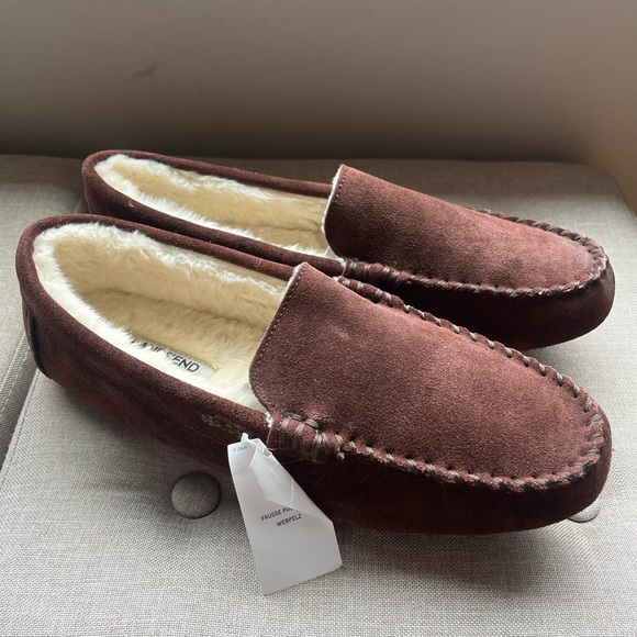 Lands’ End Women’s Suede Moccasin Slippers - Picture 3 of 6
